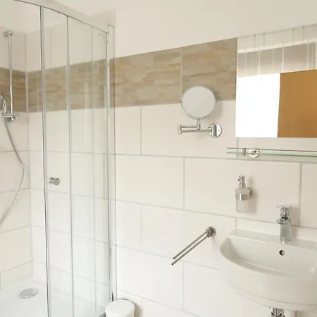 Gaestehaus La Mula ゲストハウス トライス・カーデン