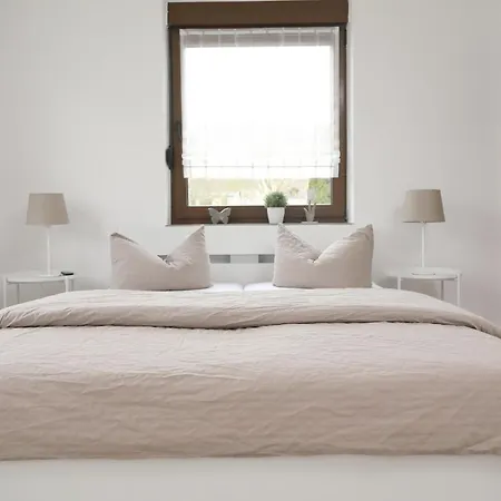 Gaestehaus La Mula トライス・カーデン