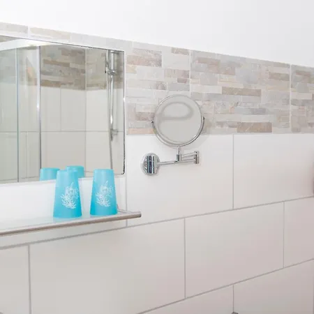 ゲストハウス Gaestehaus La Mula 3*