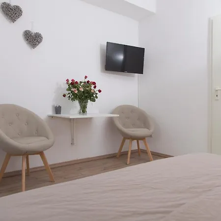 Gaestehaus La Mula トライス・カーデン